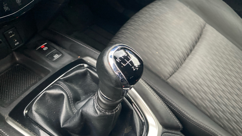 Nissan X-Trail 1.7 dCi N-Connecta 5dr [7 Seat] Diesel Station Wagon